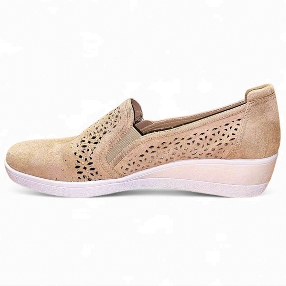 Anne Klein Bois Perforated Leather Shoes - Picture 5 of 6